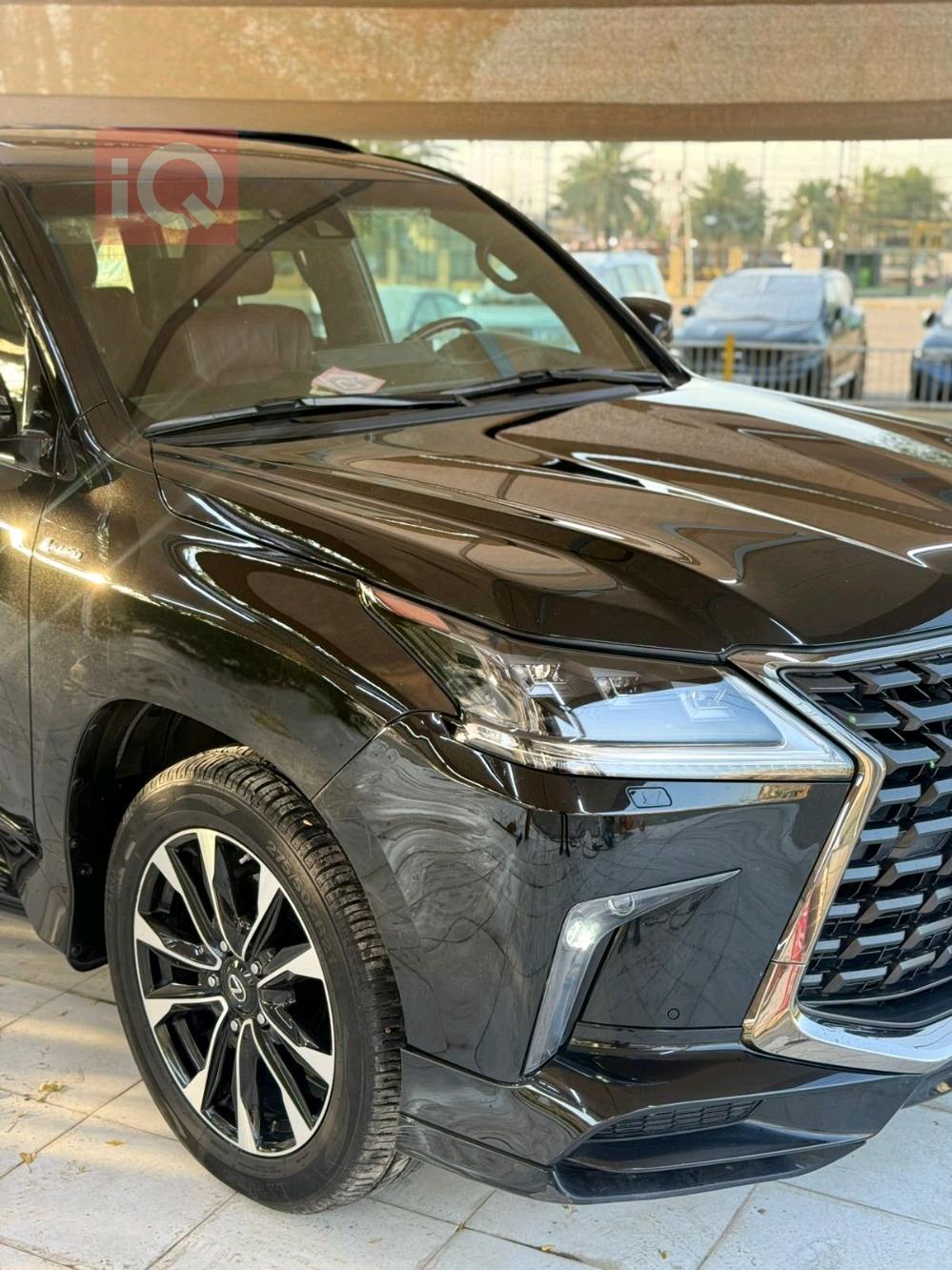 Lexus LX